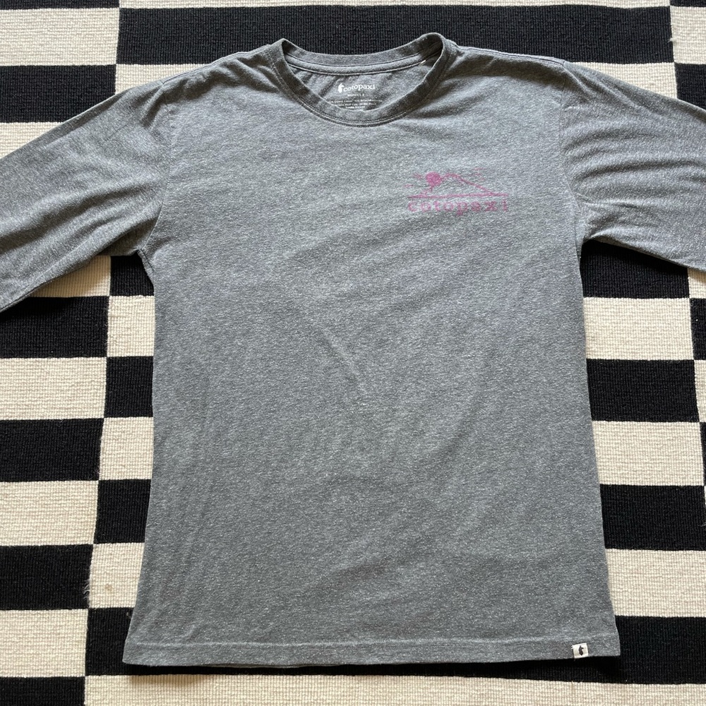 Good Condition Cotopaxi Mountain Sun T-Shirt